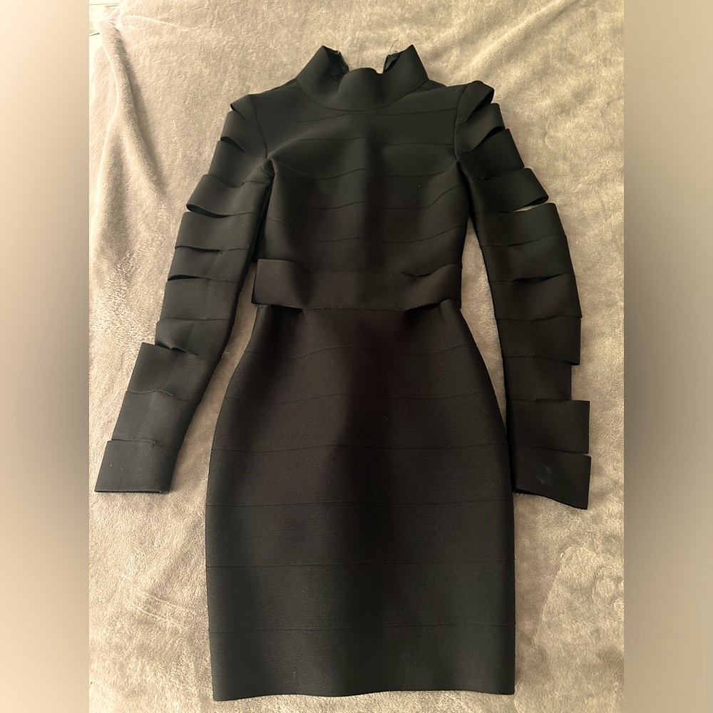 Leau dress black in XS. Cut-out style.